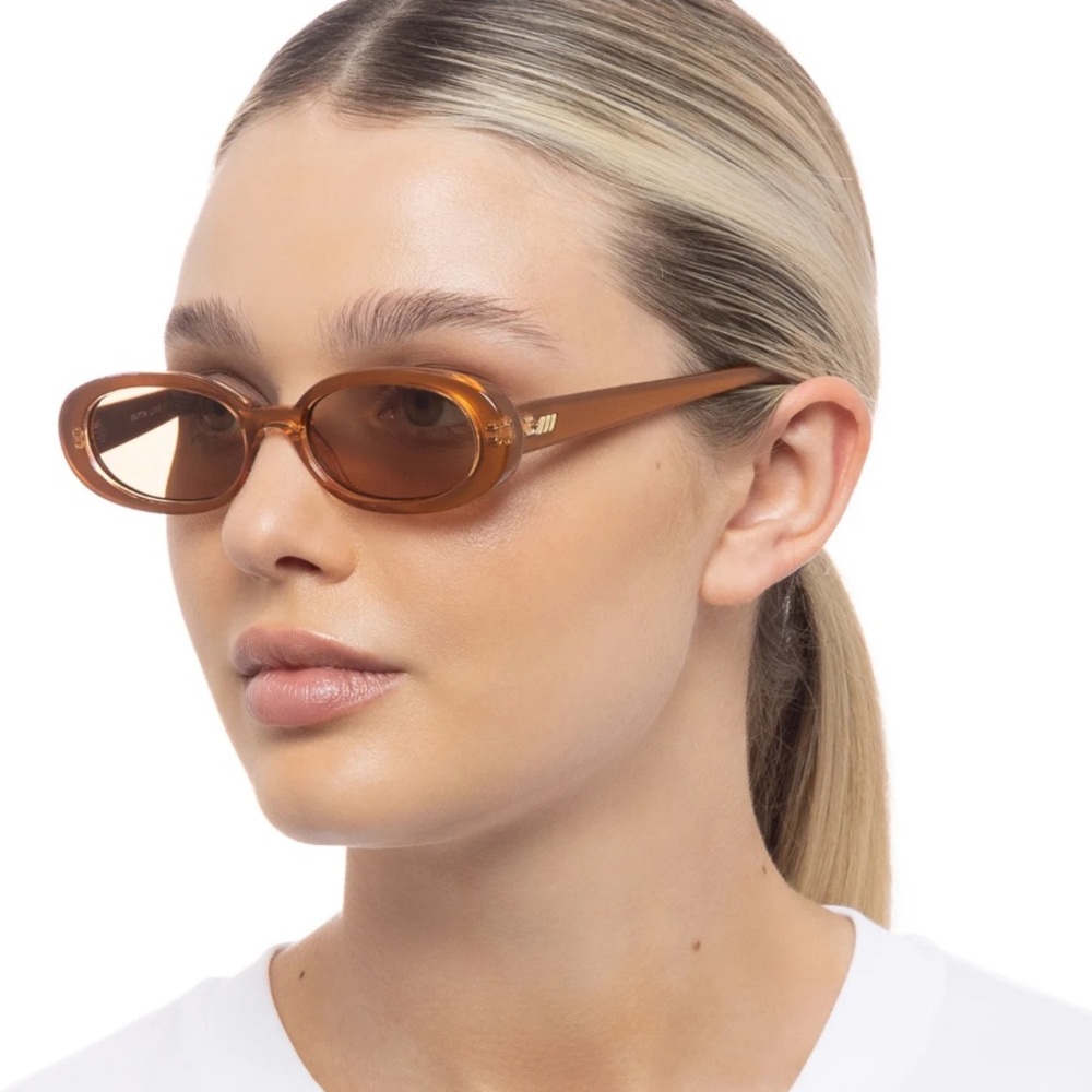Le Specs Outta Love